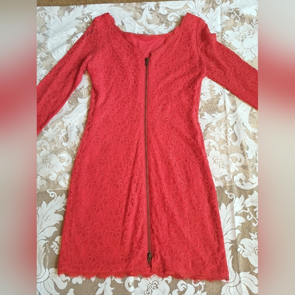 Diane Von Furstenburg Size 10 RED Lace Over Mini Flapper Style Zipper Back Dress - Picture 4 of 8